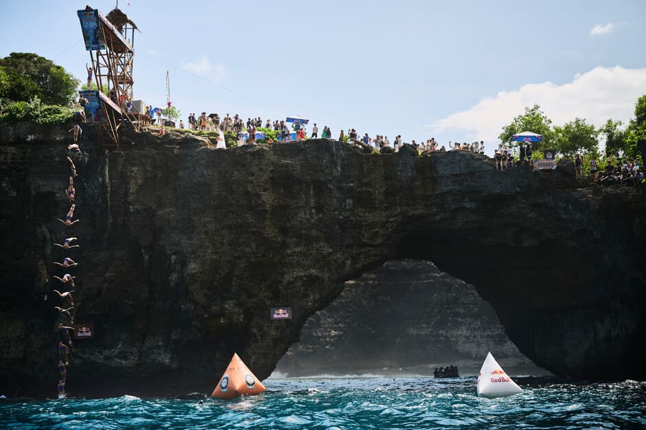 redbull cliff diving bali nusa penida broken beach