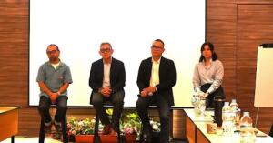 (Dari kiri ke kanan ; Dian Gemiano Chief Marketing Officer Kompas Gramedia Group sekaligus Ketua Umum Indonesian Digital Association (IDA), Ong Hock Chuan Founder & Managing Partner Maverick, Cahyanto Arie Business Growth and Innovation Director Maverick, Dyah Ayu Arini Partner at Maverick)